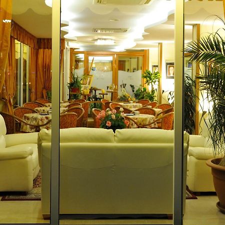 Hotel Al Prater Λινιάνο Σαμπιαντόρο Εξωτερικό φωτογραφία