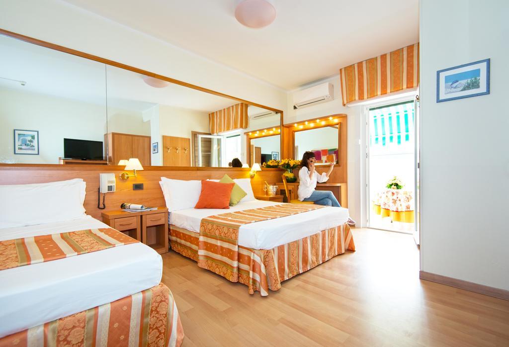 Hotel Al Prater Λινιάνο Σαμπιαντόρο Εξωτερικό φωτογραφία