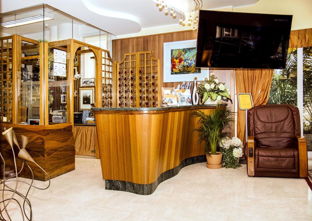 Hotel Al Prater Λινιάνο Σαμπιαντόρο Εξωτερικό φωτογραφία